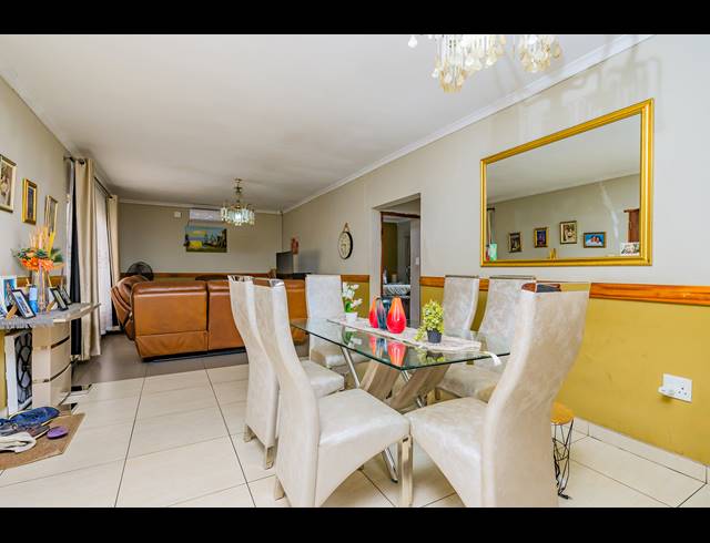 3 BEDROOM SECTIONAL TITLE FOR SALE IN MONTCLAIR